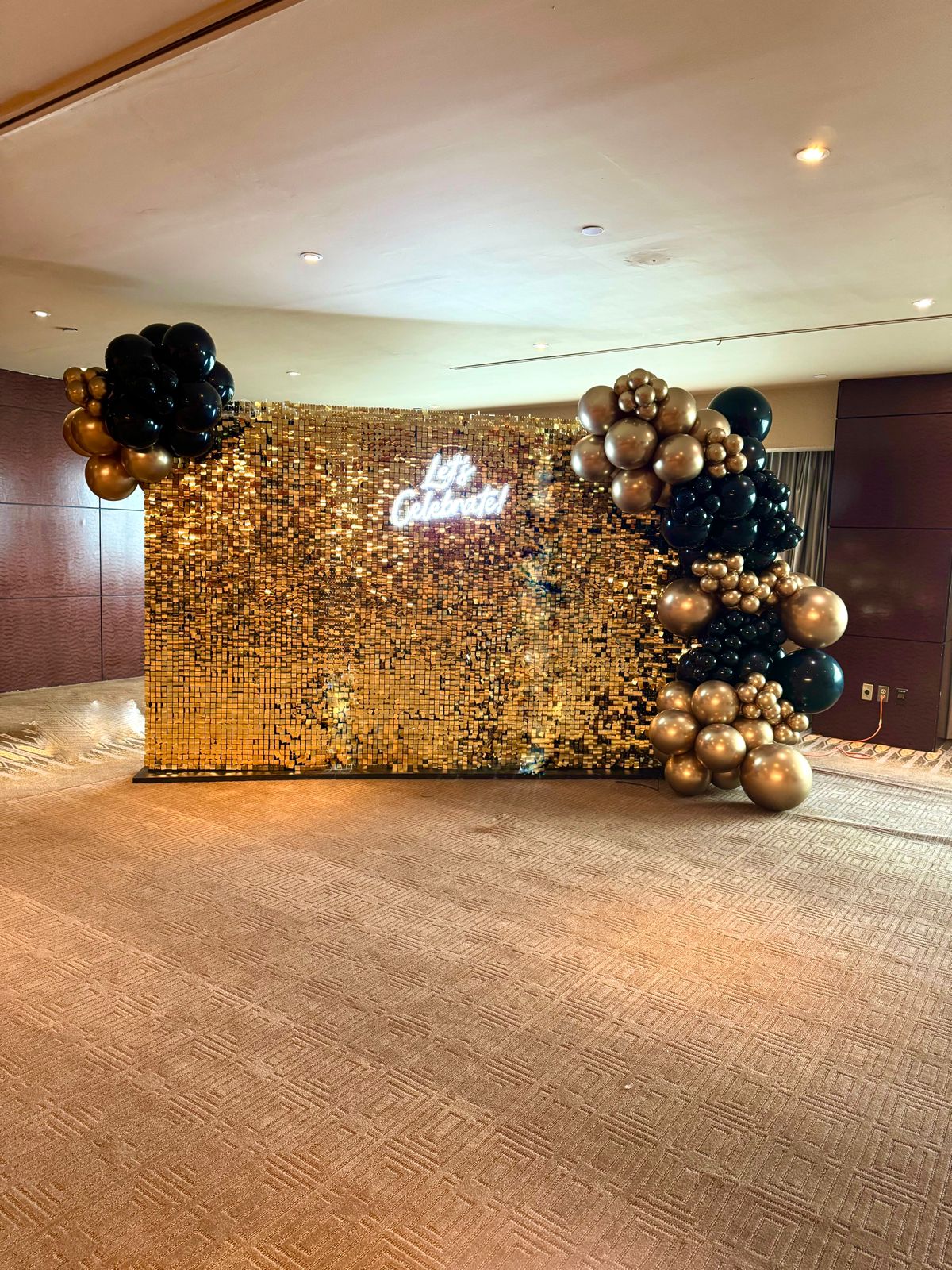 Shimmer Wall - Lux Gold