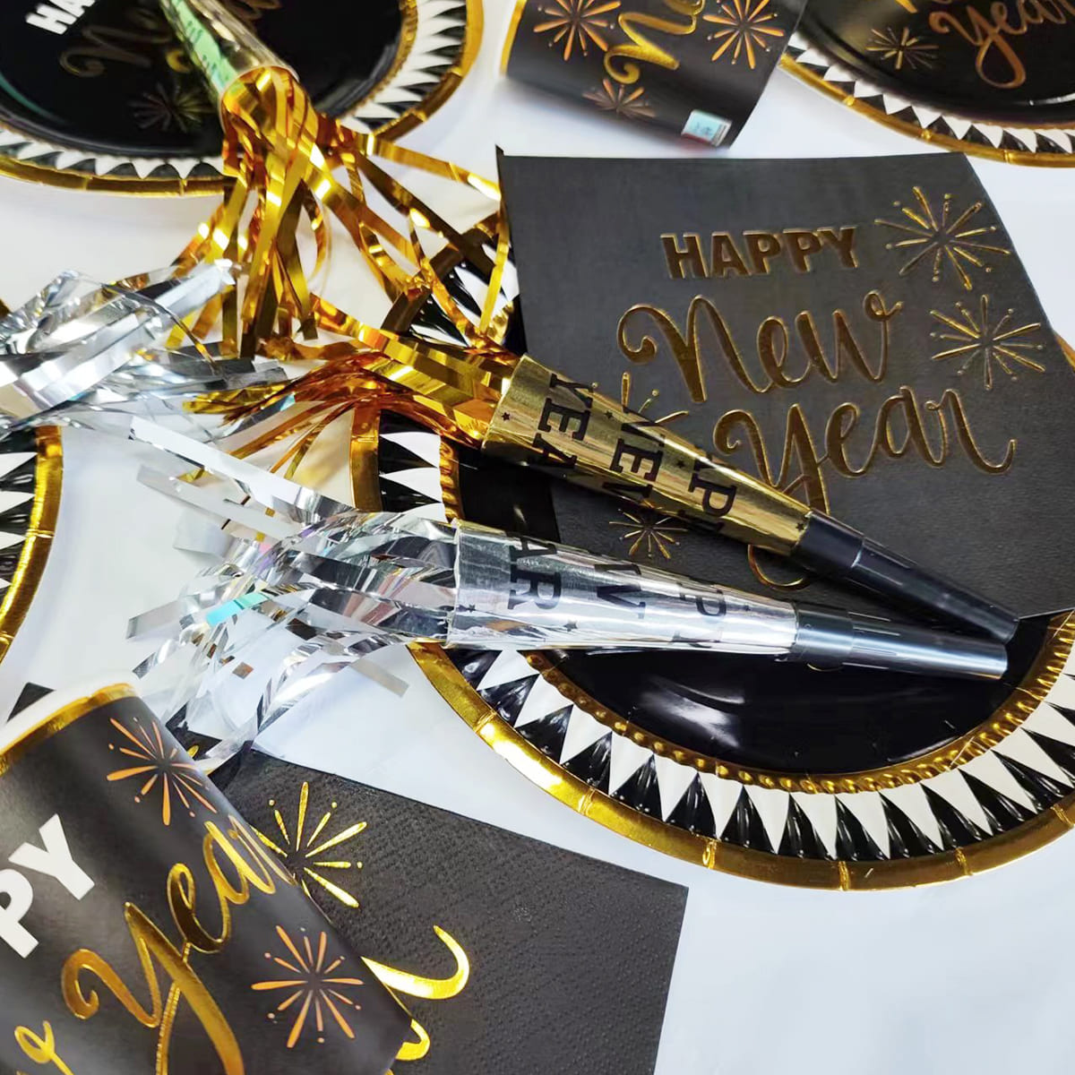 Trompetas de Año Nuevo (4 piezas)