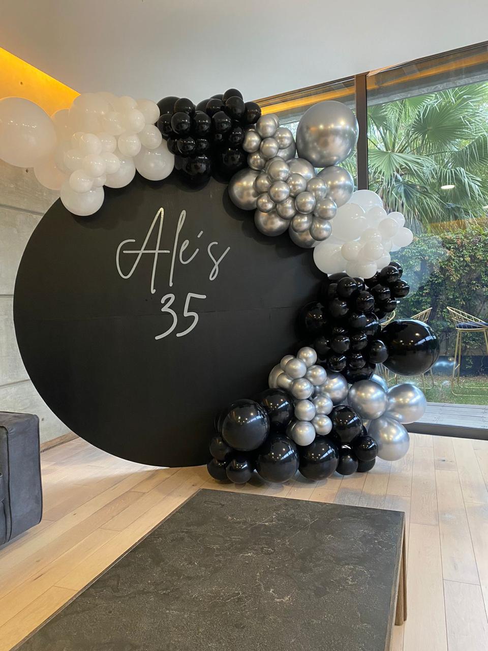 Círculo - Elegant Black