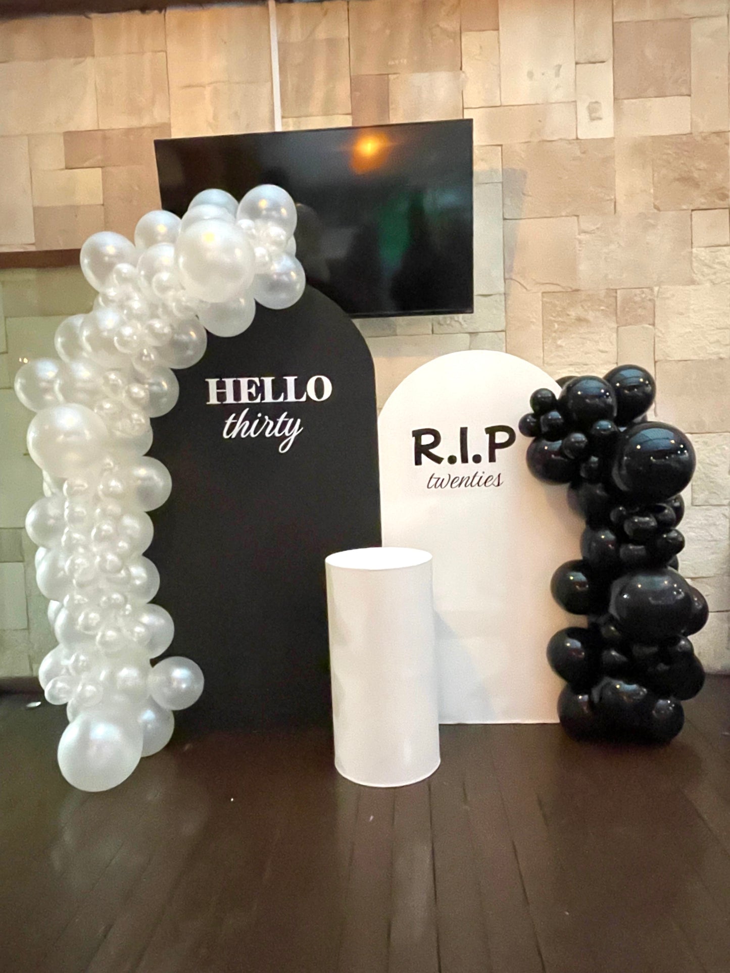 Back Duo -  Hello Thirty