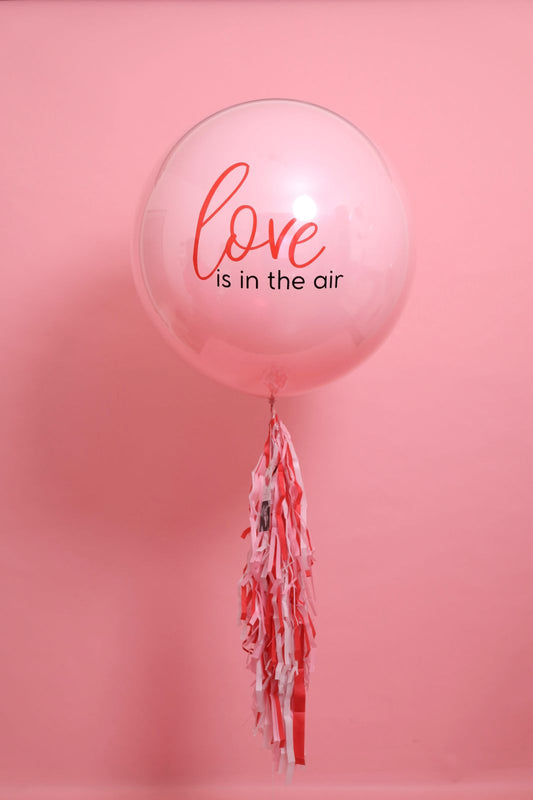 Burbuja Gigante Englobada - Love is in the air